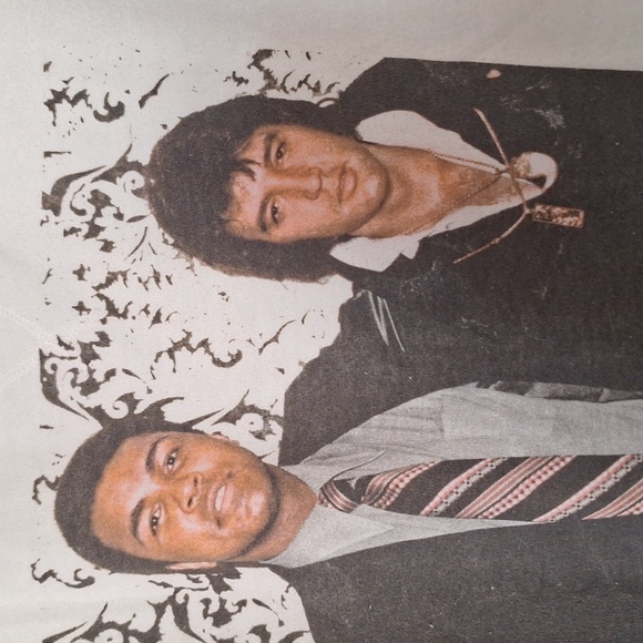 Legendary Roots of Fight Sweatshirt. Size large. - Picture 4 of 5